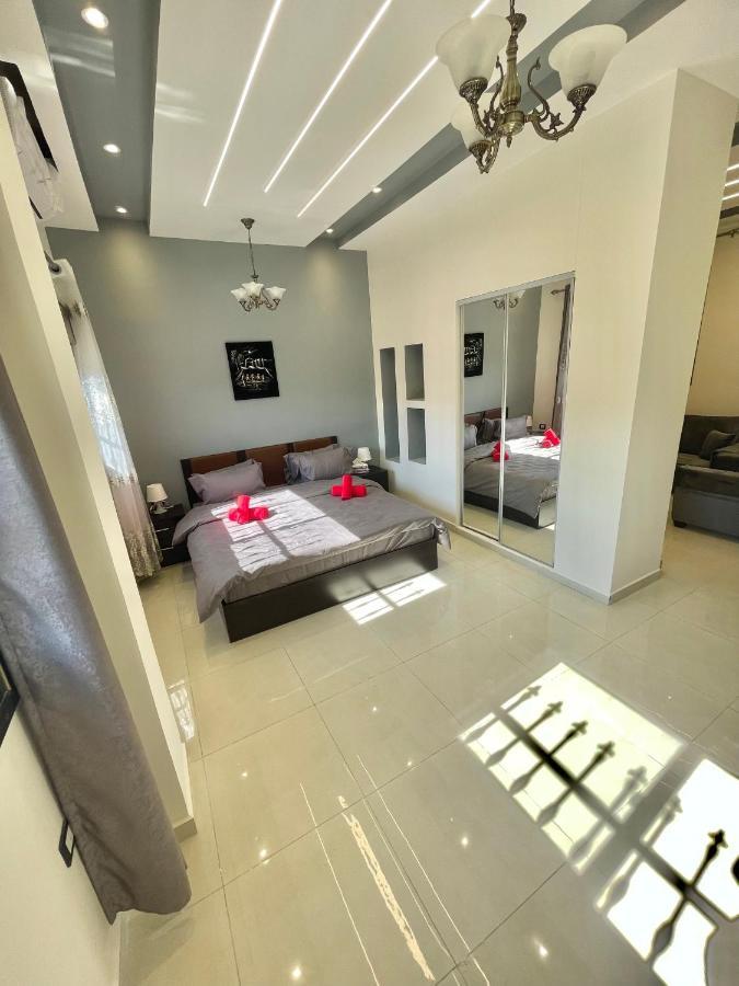 Villa Mira Guesthouse 2 - Downtown Central Amman - Al Diyrih Екстериор снимка